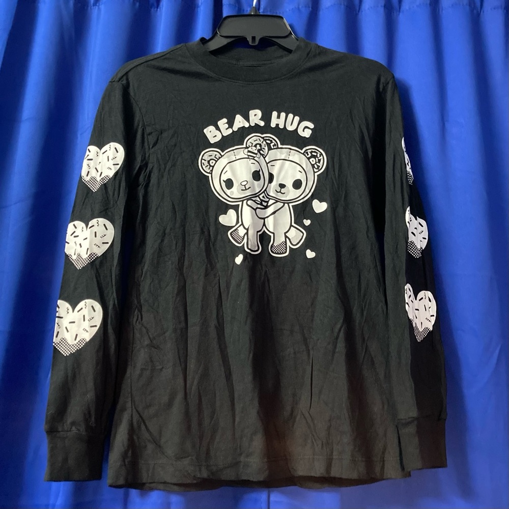 tokidoki Bear Hug Long Sleeve Top 🖤🤍